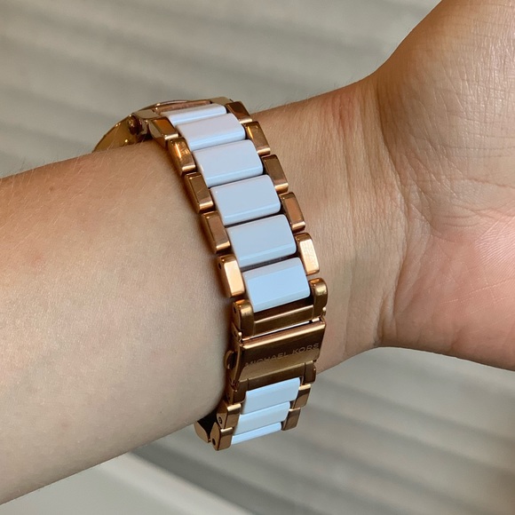 Michael Kors Rose Gold Chronograph Glitz Watch - Picture 6 of 7